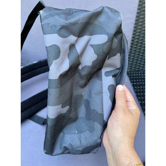 Herschel Classic Backpack Standard 20L Grey Black Camo - Picture 12 of 14